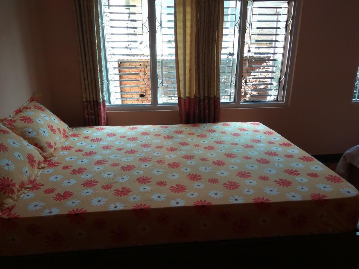 Beehive Hostel Kathmandu Buitenkant foto