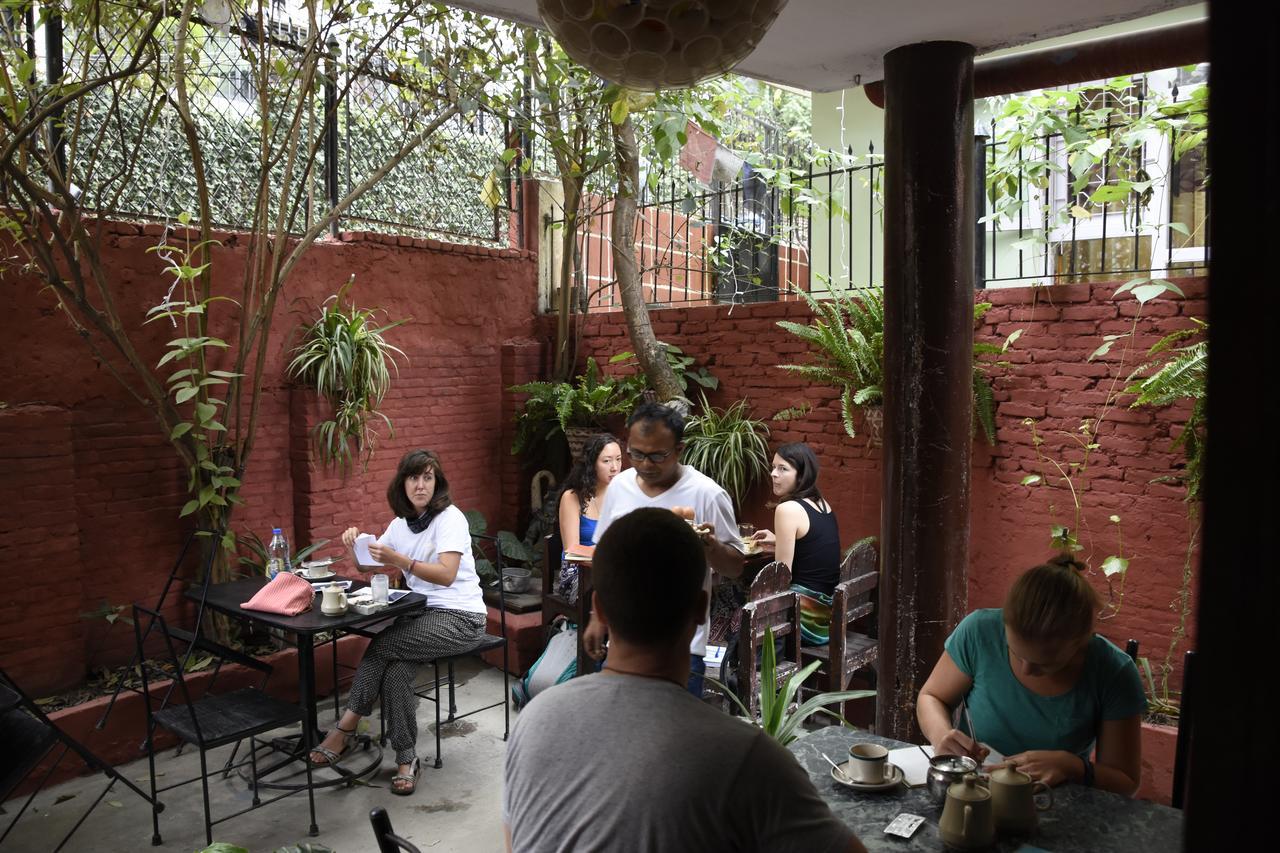Beehive Hostel Kathmandu Buitenkant foto