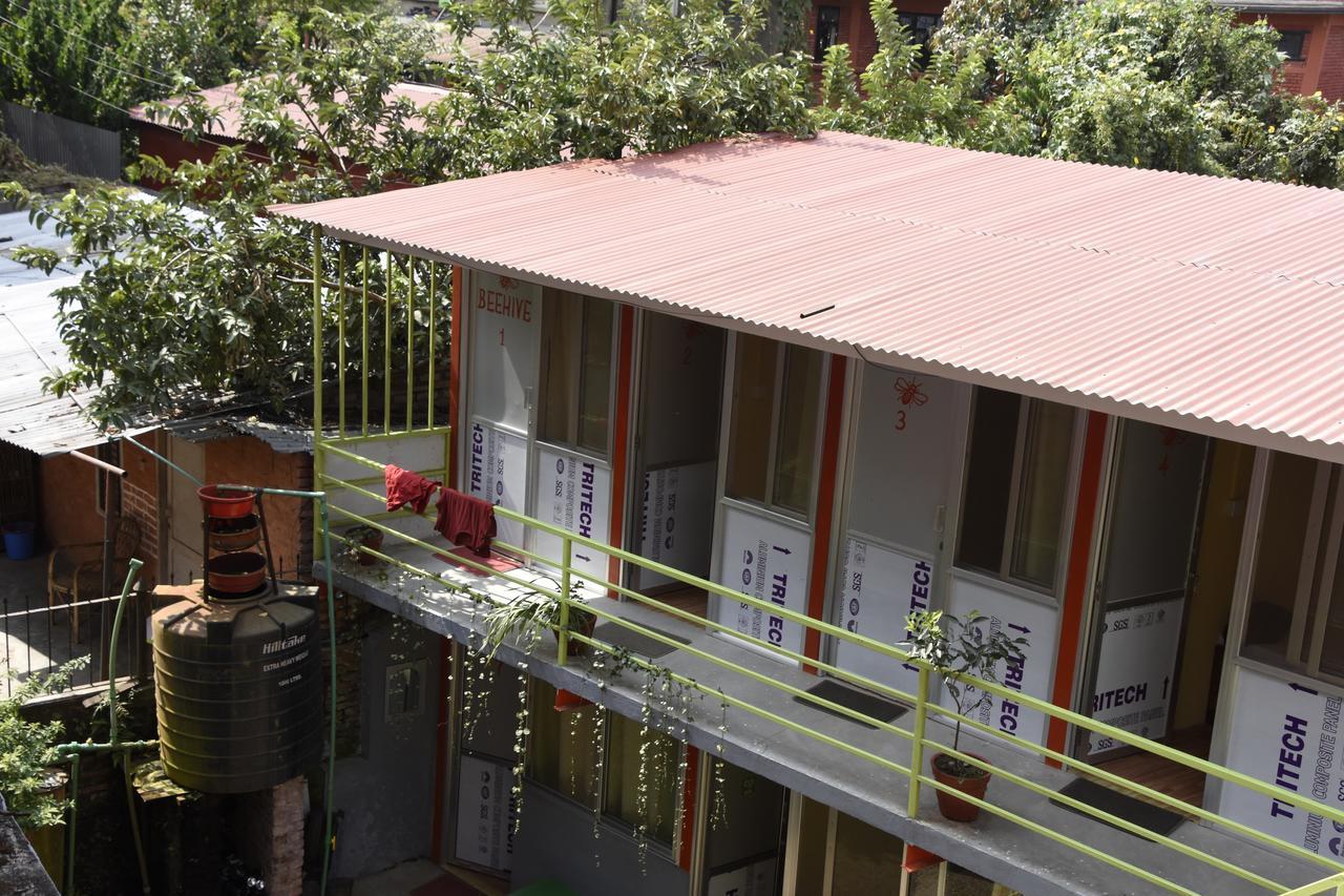 Beehive Hostel Kathmandu Buitenkant foto