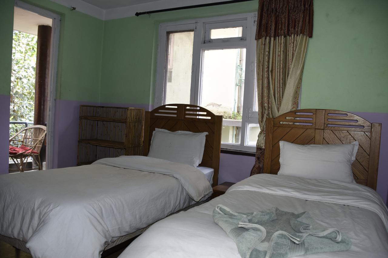 Beehive Hostel Kathmandu Buitenkant foto