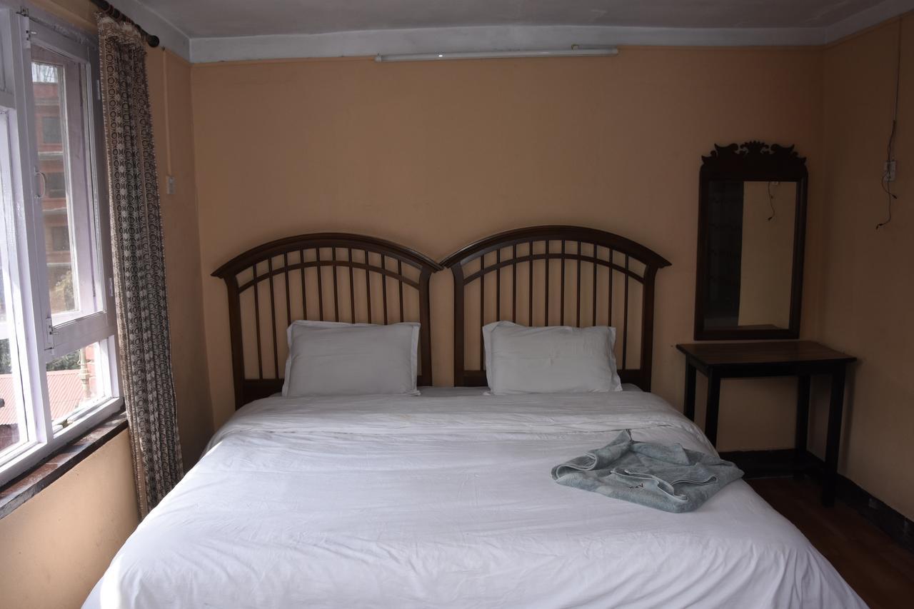 Beehive Hostel Kathmandu Buitenkant foto