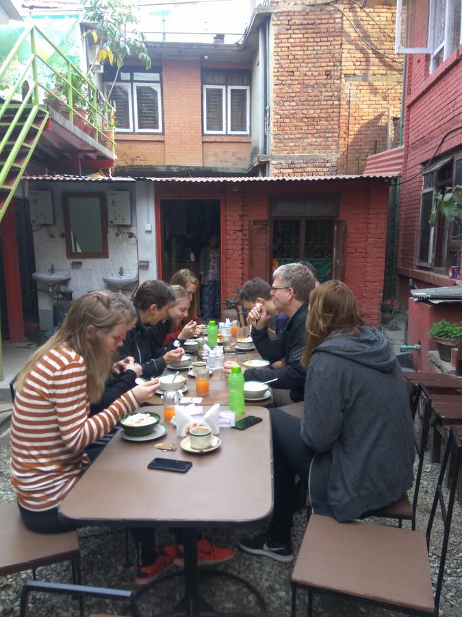 Beehive Hostel Kathmandu Buitenkant foto