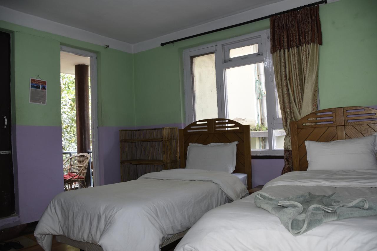 Beehive Hostel Kathmandu Buitenkant foto