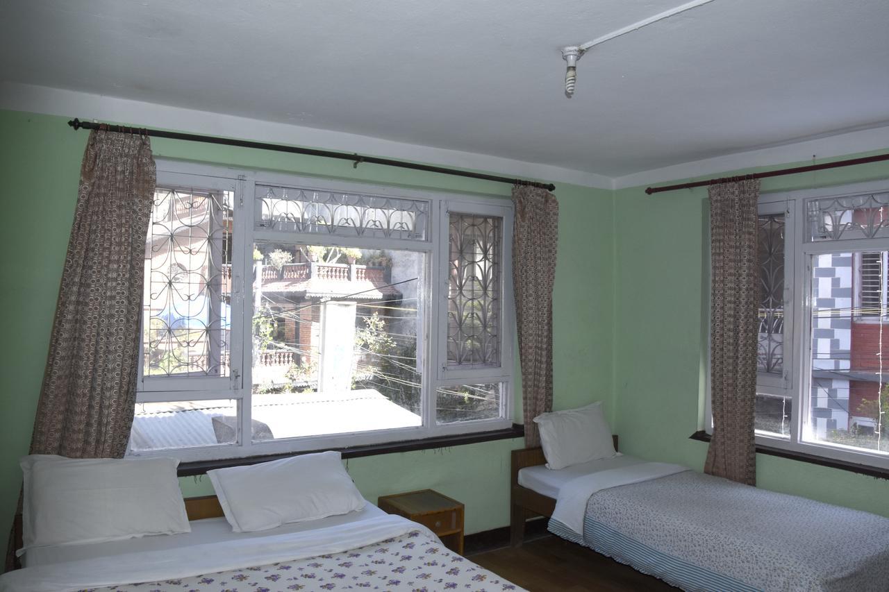 Beehive Hostel Kathmandu Buitenkant foto
