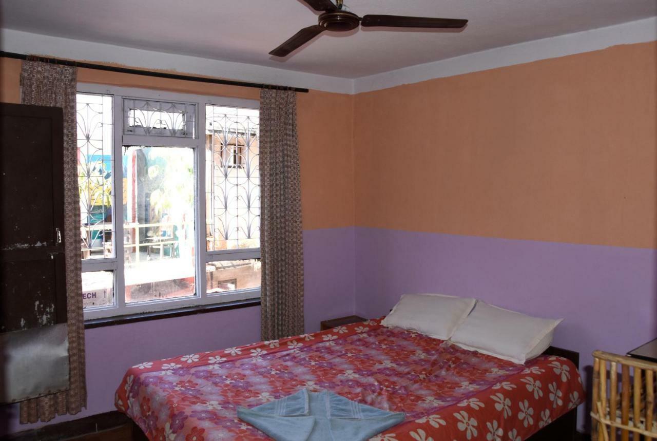 Beehive Hostel Kathmandu Buitenkant foto