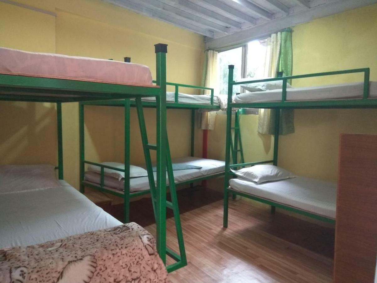 Beehive Hostel Kathmandu Buitenkant foto
