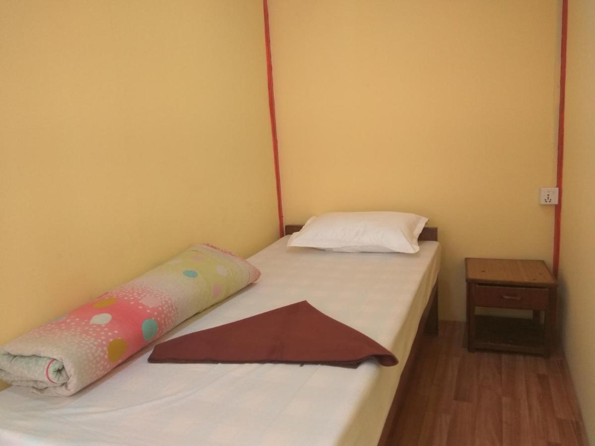 Beehive Hostel Kathmandu Buitenkant foto