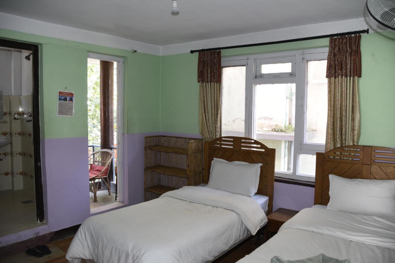 Beehive Hostel Kathmandu Buitenkant foto