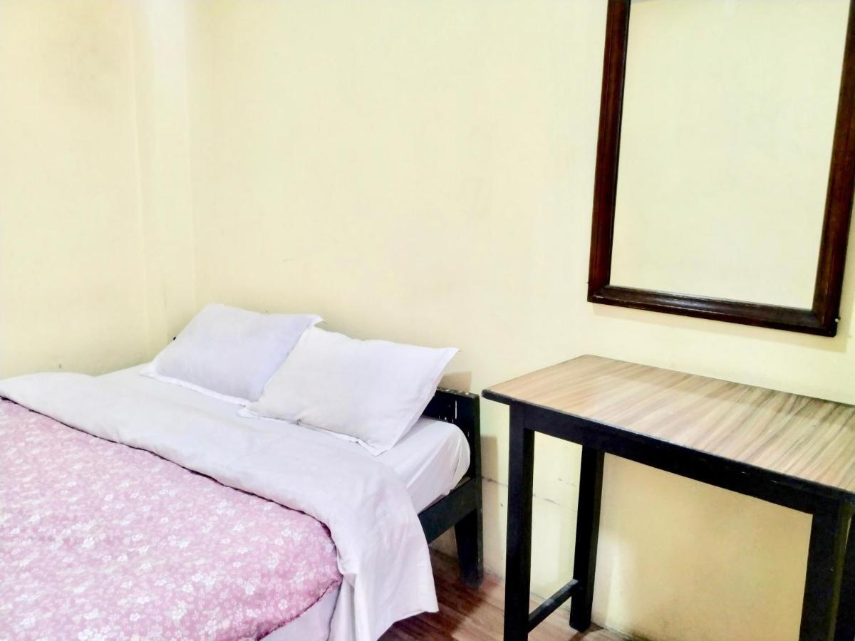 Beehive Hostel Kathmandu Buitenkant foto