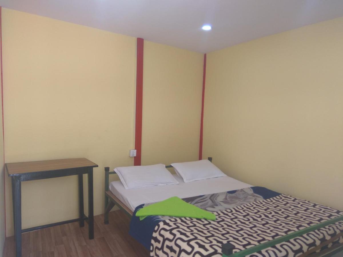 Beehive Hostel Kathmandu Buitenkant foto