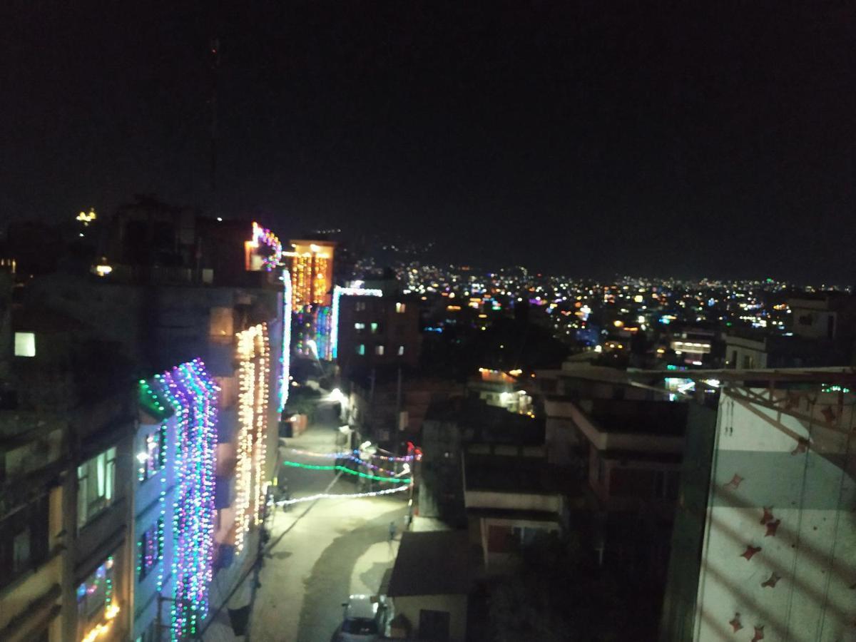 Beehive Hostel Kathmandu Buitenkant foto