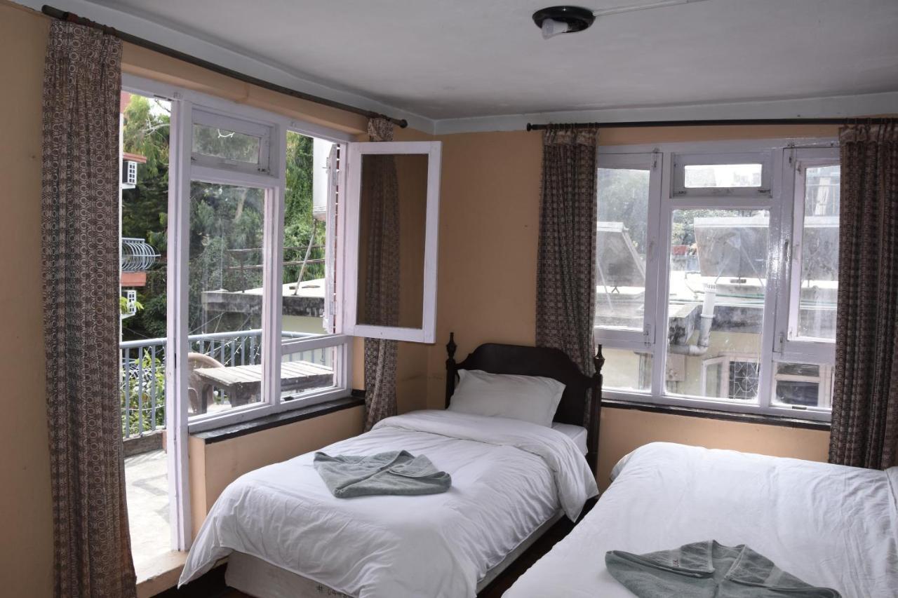 Beehive Hostel Kathmandu Buitenkant foto